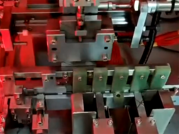 TYPE C  24PⅠN双排SMT母座自动组装检测