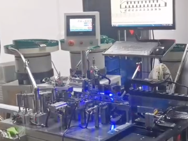 “HDMI  A TYPE 夹板公头”自动组装带检测带摆盘生产机