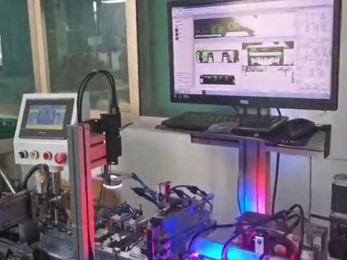 USB 2.0 A母自动组装机带检测贴唛拉